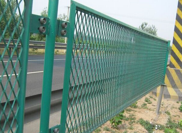 鋼板網隔離柵 鋼板網隔離柵